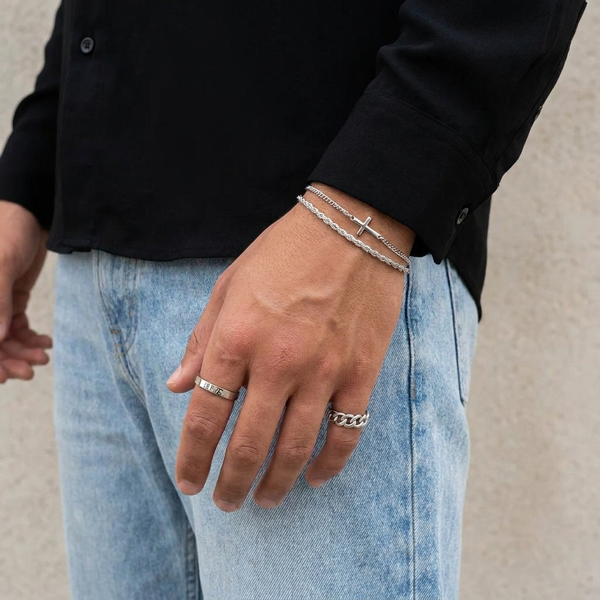 Cross bracelet styling